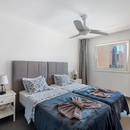 Apartamento En Torre Del Sol Playa de las Americas (Tenerife)